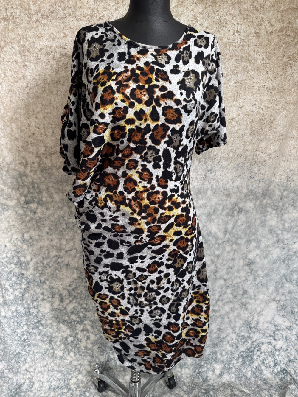 Alyn Paige New York Asymmetrical Leopard Print Dress - M